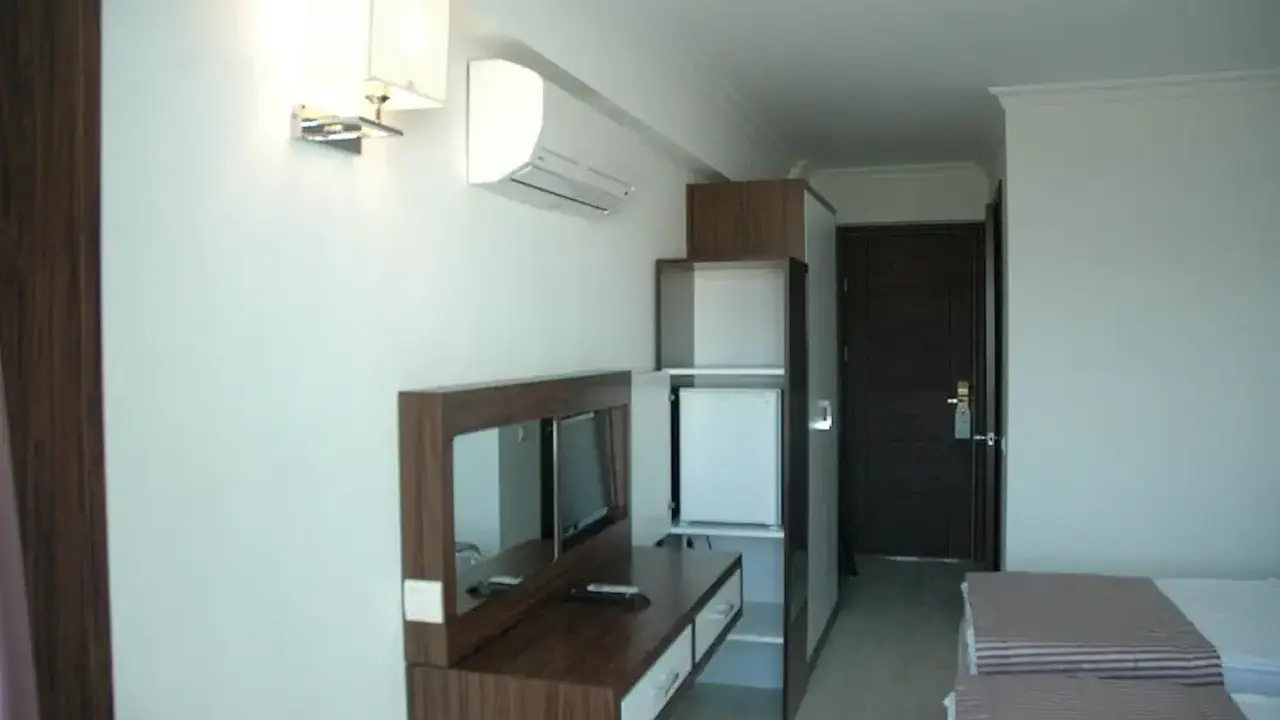 Arora Hotel