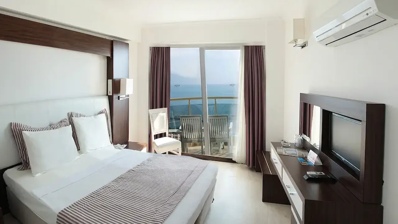 Arora Hotel