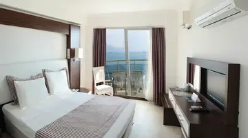 Arora Hotel