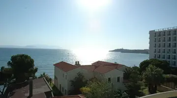 Arora Hotel