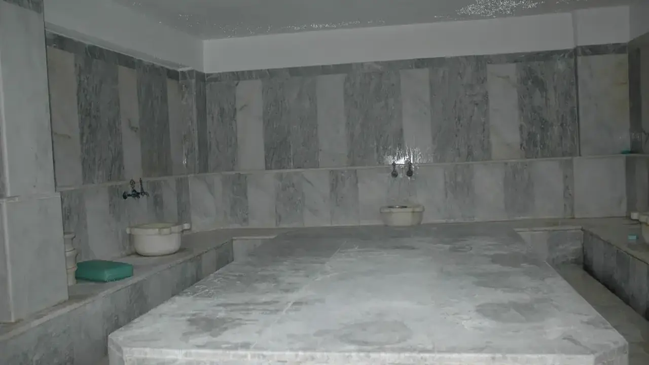 Arora Hotel
