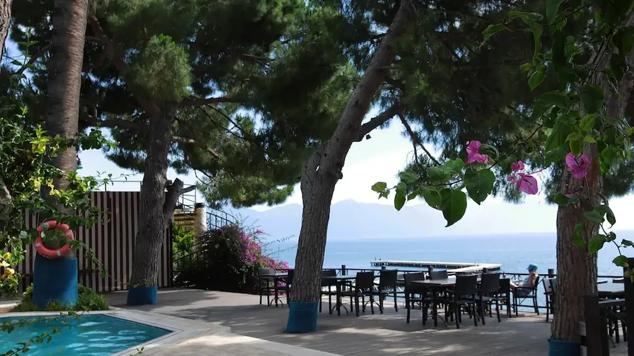 Arora Hotel