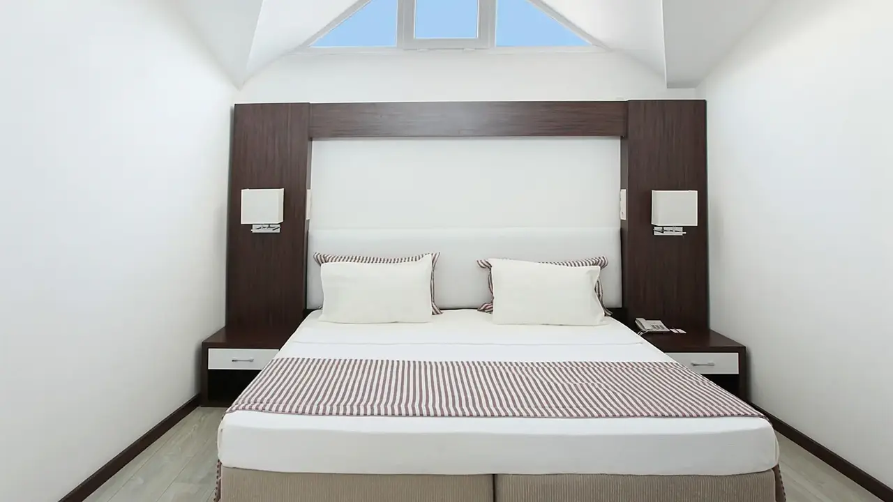 Arora Hotel