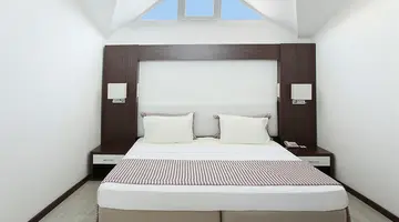 Arora Hotel