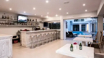 Artemis Hotel Apartments