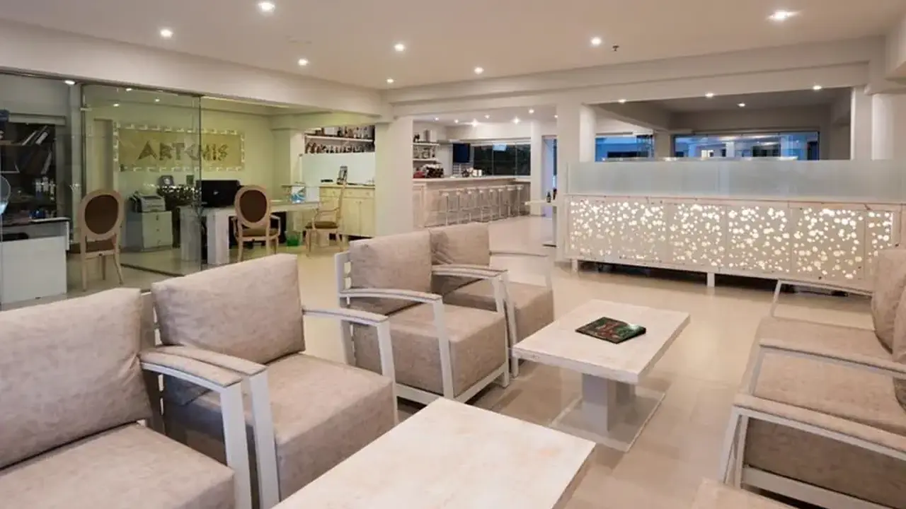 Artemis Hotel Apartments