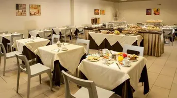 Artis Hotel