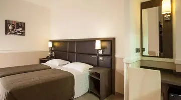 Artis Hotel