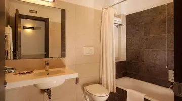 Artis Hotel
