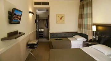Artis Hotel