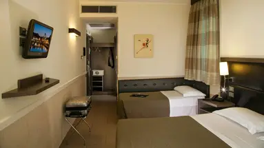 Artis Hotel