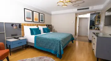 Arum Barut Collection