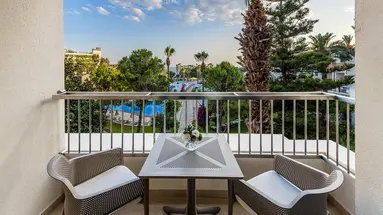 Arum Barut Collection