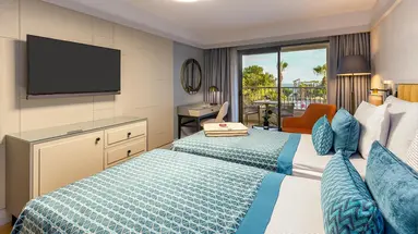 Arum Barut Collection