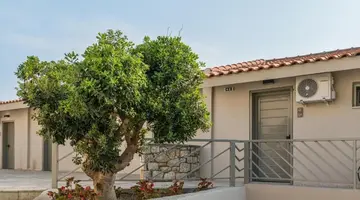Arya Hotel