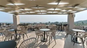 Arya Hotel