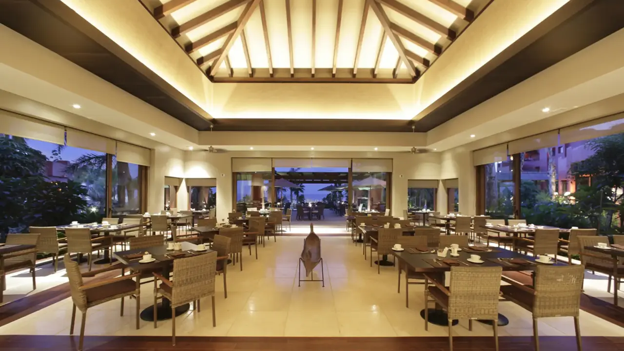 Asia Gardens Hotel and Thai Spa, a Royal Hideaway Hotel