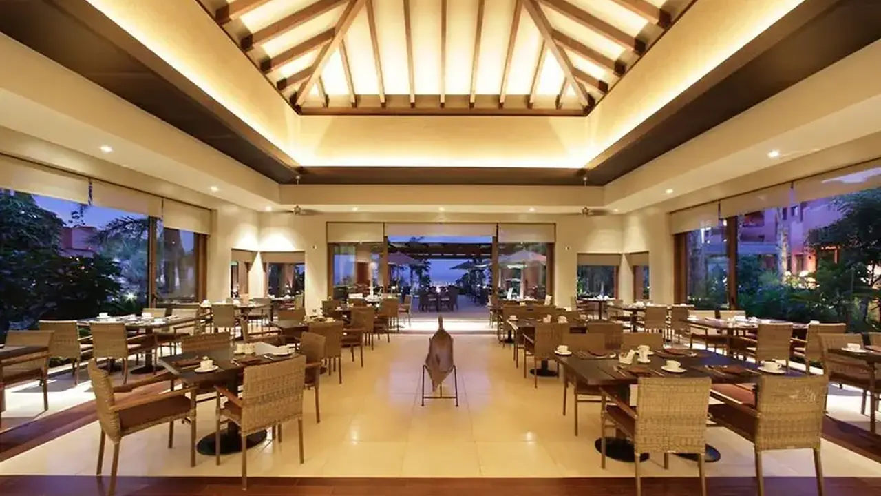 Asia Gardens Hotel and Thai Spa, a Royal Hideaway Hotel