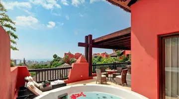Asia Gardens Hotel and Thai Spa, a Royal Hideaway Hotel