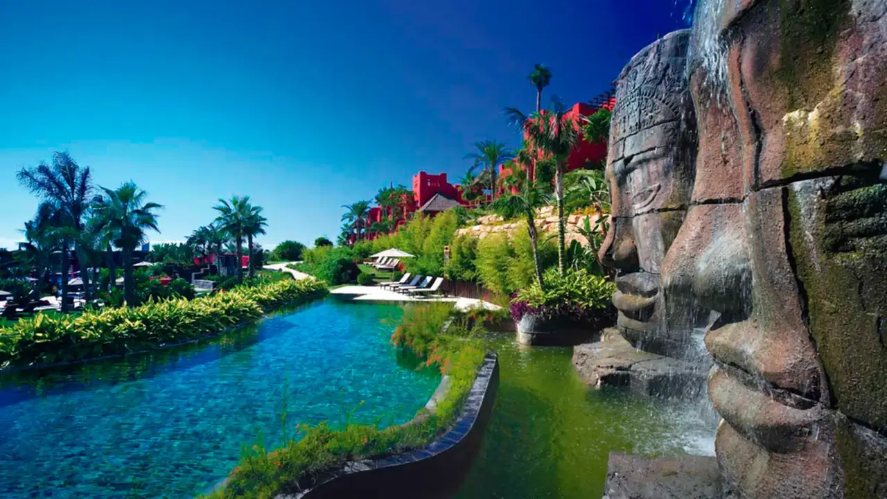 Asia Gardens Hotel and Thai Spa, a Royal Hideaway Hotel