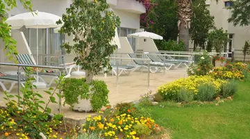 Aska Just In Beach Hotel