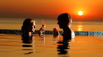 ASKA JUSTIN BEACH
