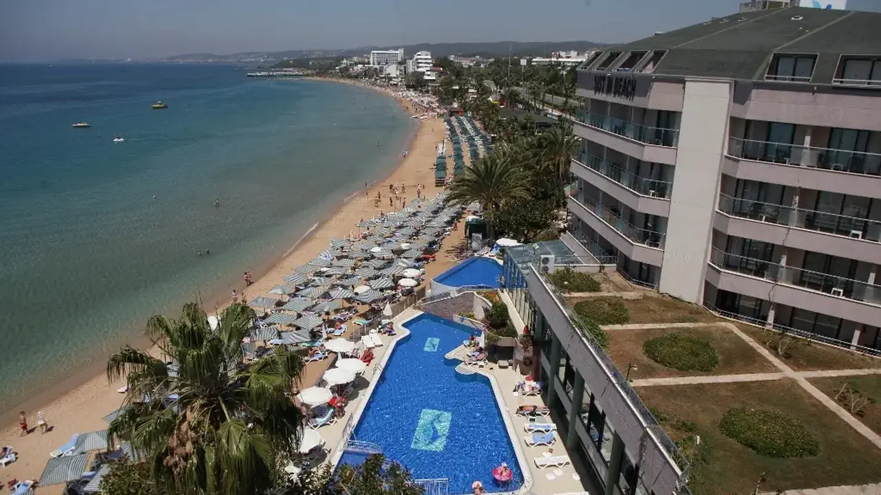 ASKA JUSTIN BEACH