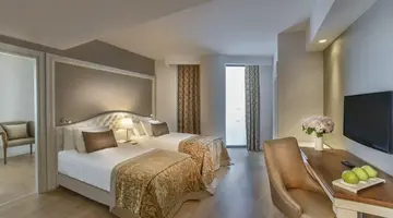 ASKA LARA DELUXE RESORT