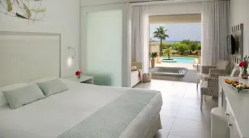 Asterias Beach Hotel