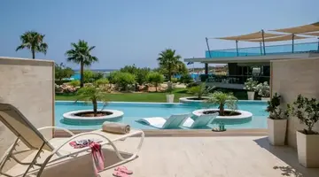 Asterias Beach Hotel