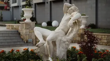 Astor Garden Hotel