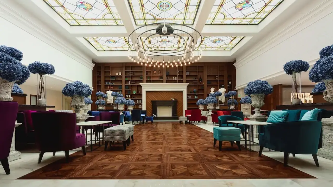 Astor Garden Hotel