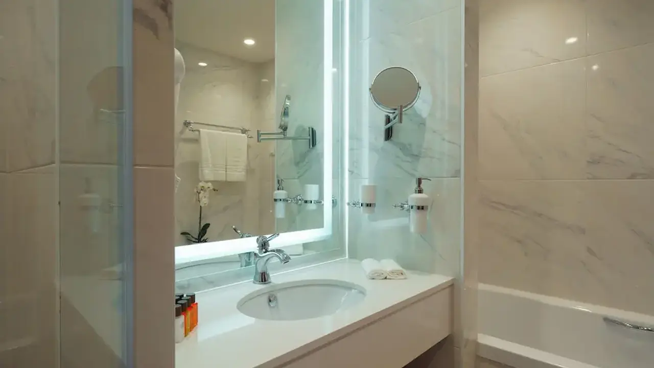 Astor Garden Hotel