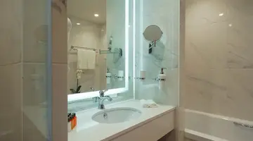 Astor Garden Hotel