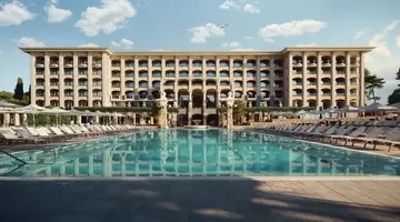 Astor Garden Hotel