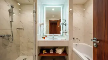Astor Garden Hotel