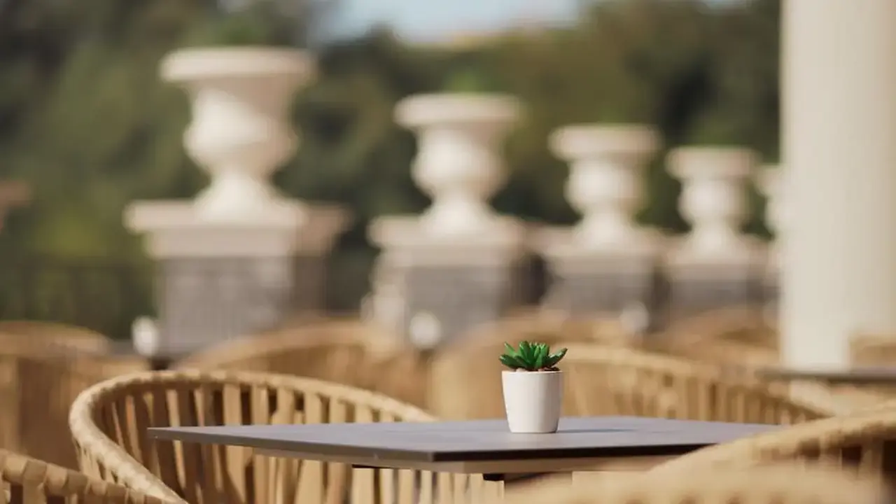 Astor Garden Hotel