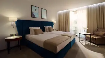 Astor Garden Hotel