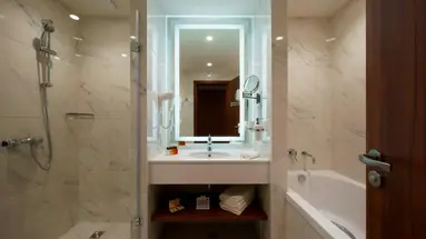 Astor Garden Hotel