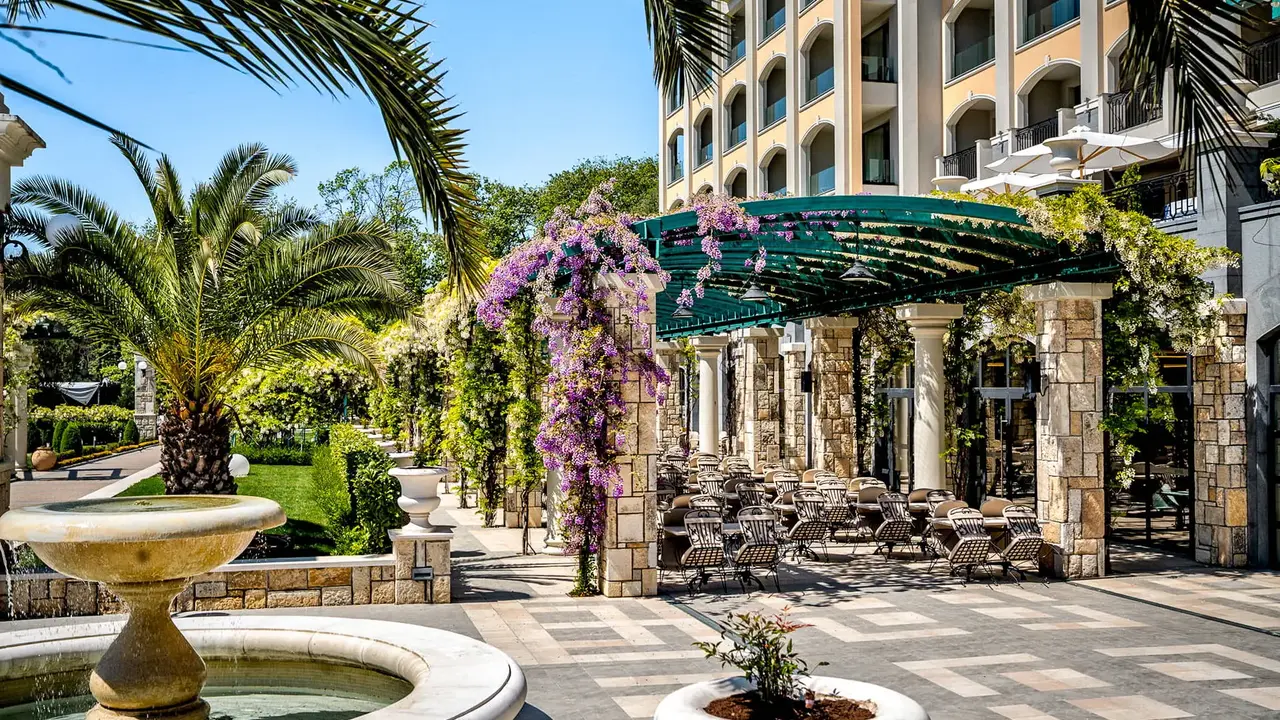 Astor Garden