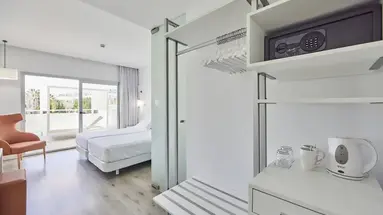 Astoria Playa Hotel