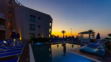 Astro Suite Hotel