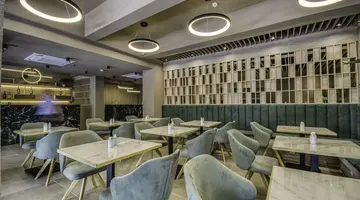Astron Hotel