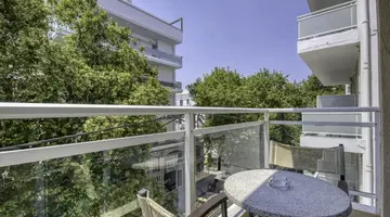 Astron Hotel