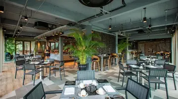 AtEase Phuket Patong (Fusion Suites Phuket Patong)