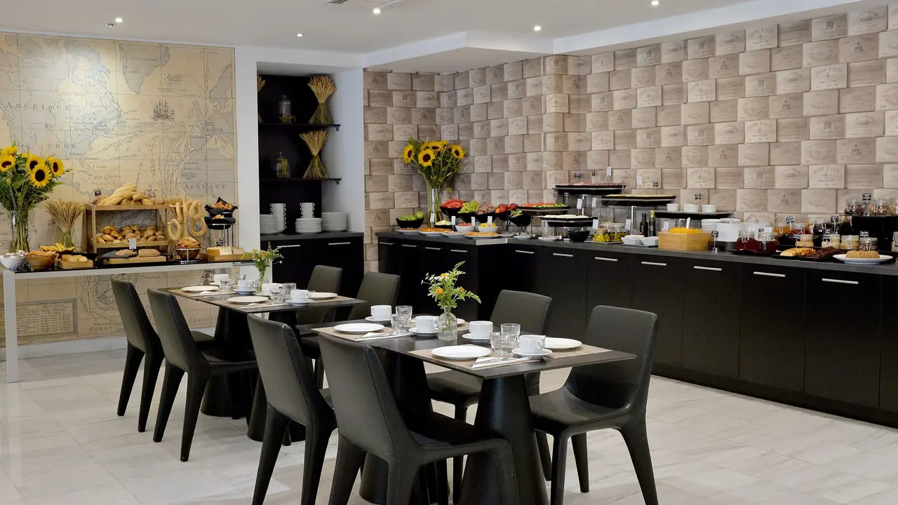 Athenaeum Grand Hotel