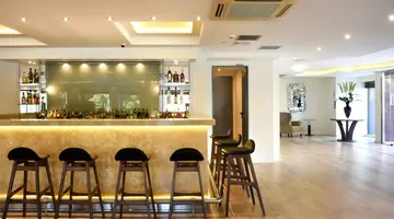 Athens Avenue Hotel