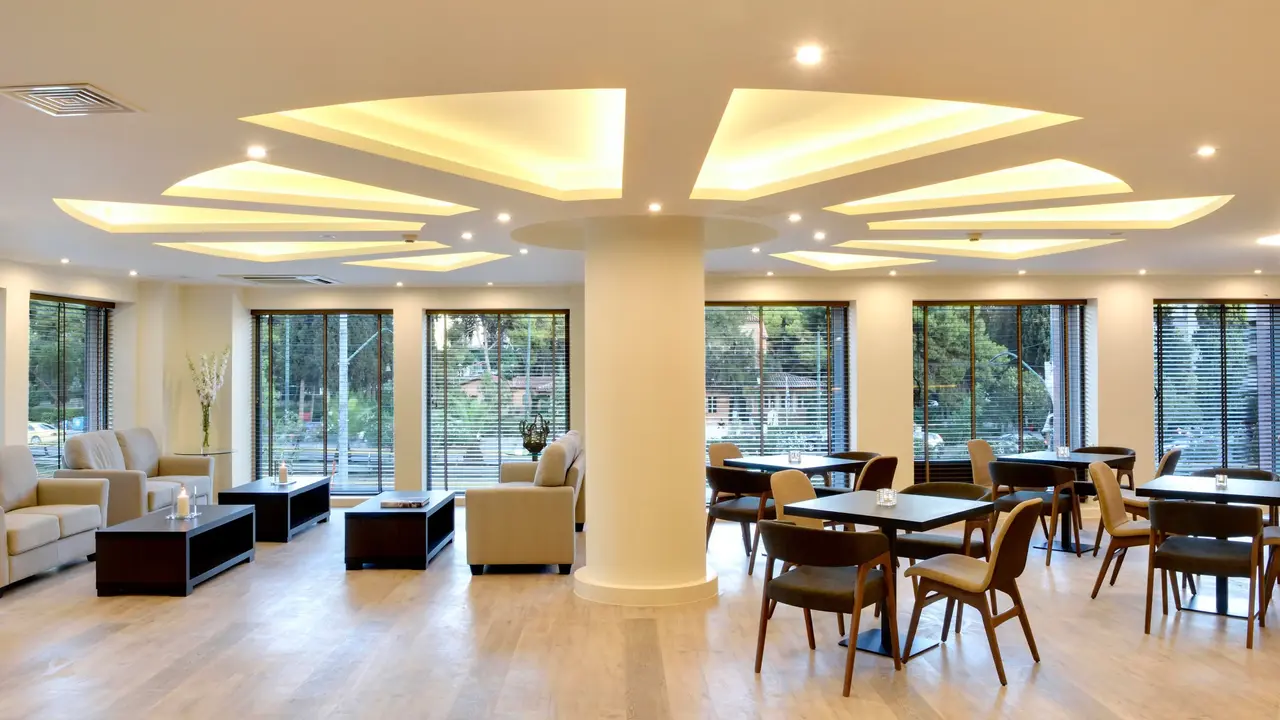 Athens Avenue Hotel