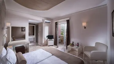 Athina Palace Resort and Spa