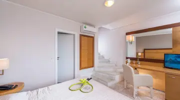 Athina Palace Resort and Spa